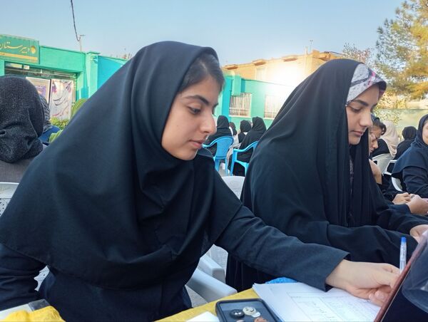  اولین مجمع انجمن اولیا و مربیان در دبیرستان فاطمیه