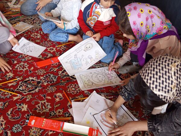 برپایی غرفه کودک در حاشیه نماز جمعه شهرستان کاشمر