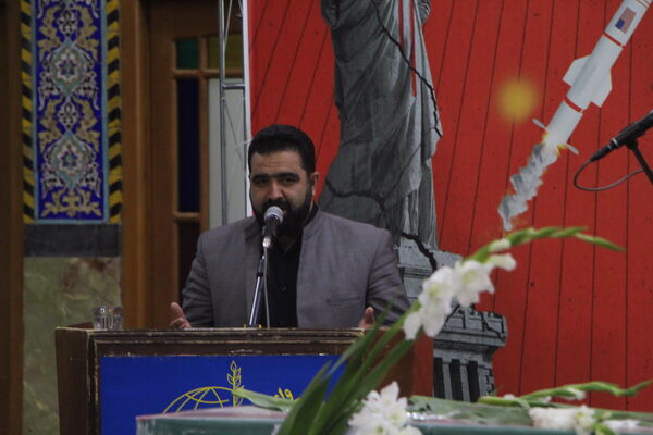 بزرگداشت شهدای مدافع وطن در یزد