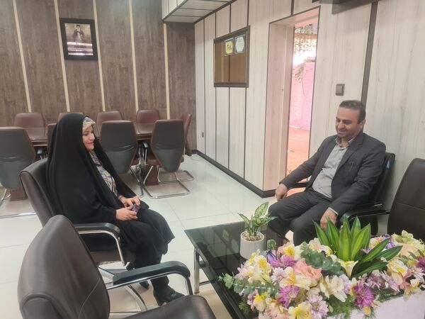 آئین نواختن زنگ مهر در دبیرستان دخترانه فرهنگ ۱۳ 
