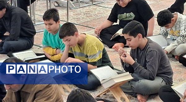 محفل قرآنی معتکفین مسجد جامع کاشمر