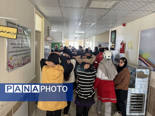 مراسم گرامیداشت هفته پدافند غیرعامل در دبیرستان عشایری شبانه‌روزی نسیبه