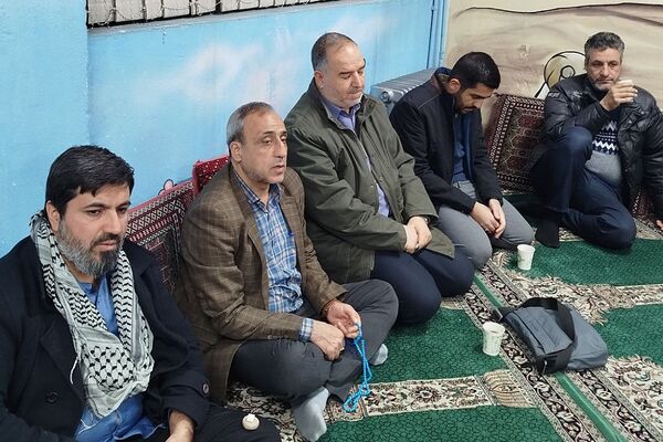 گردهمایی انجمن شعر و ادب فرهنگیان در دبستان طالقانی ناحیه دو شهرری 