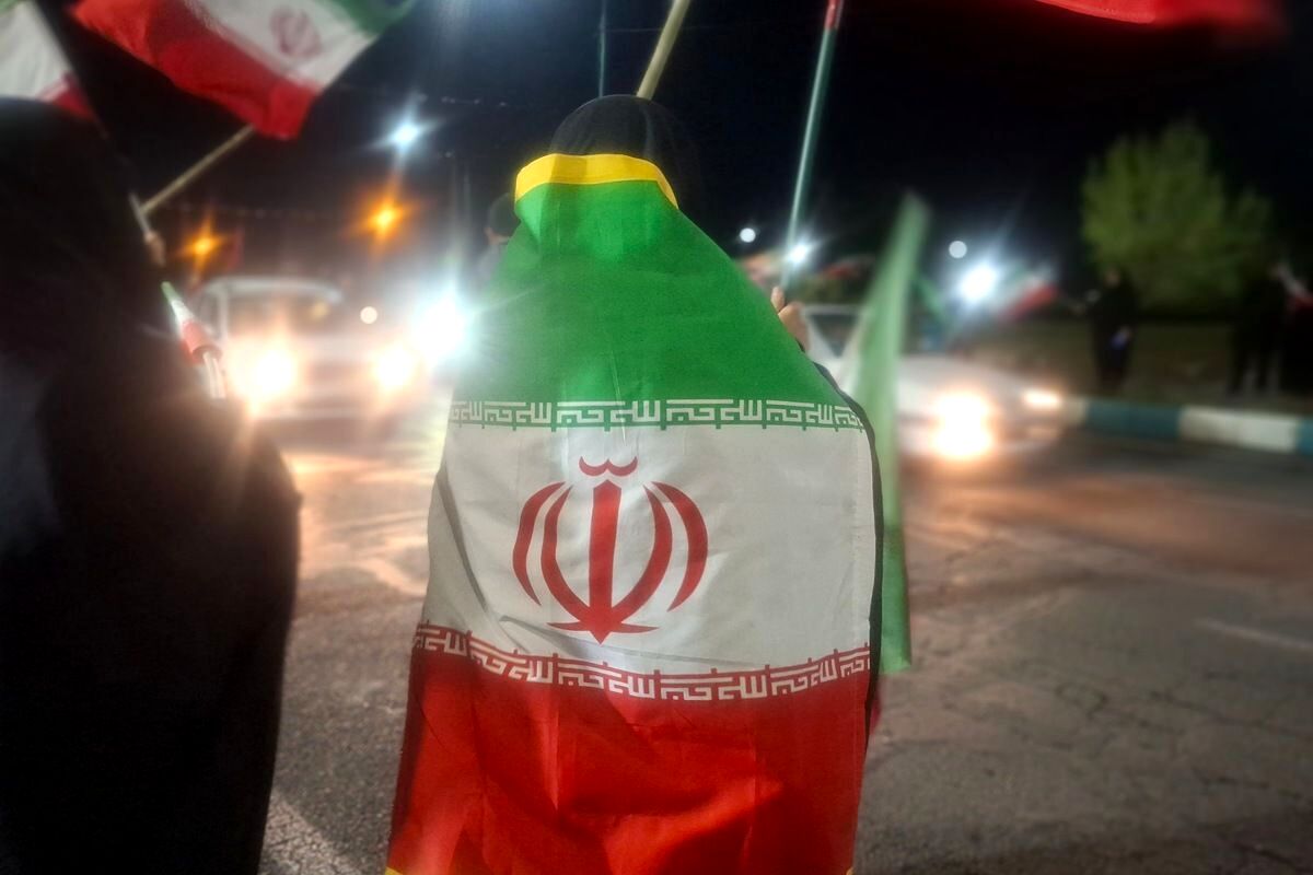 اجتماع بزرگ مردم اندیشه در گلزار شهدای فاز ۴