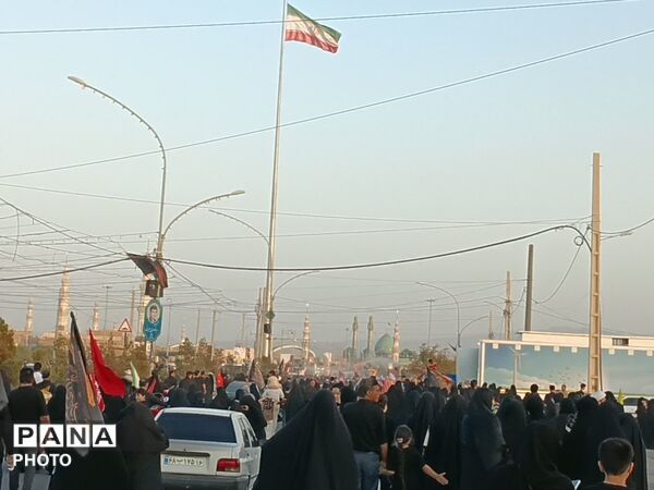 پیاده‌روی اربعینی عاشقان ظهور در بلوار پیامبر اعظم قم