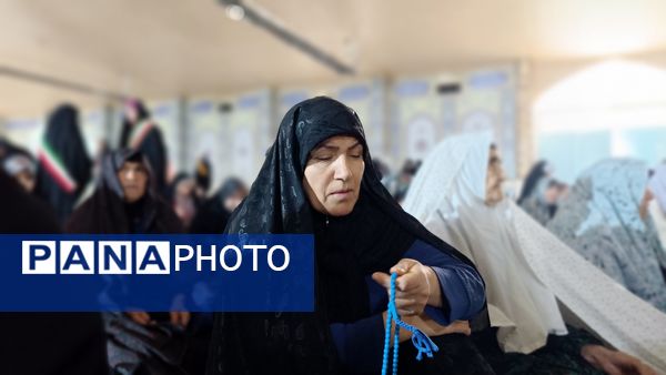 حضور پرشور دانش‌آموزان و فرهنگیان در نماز جمعه یاسوج