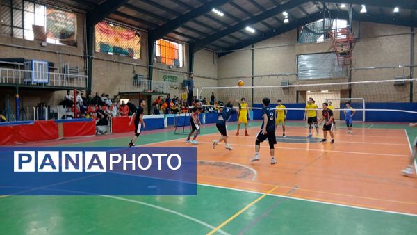مسابقات والیبال بین مدرسه‌ای دانش‌آموزان ساوجبلاغ