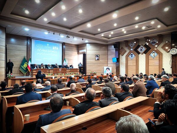 نایب رئیس مجلس شورای اسلامی پای درد دل فعالان اقتصادی نشست