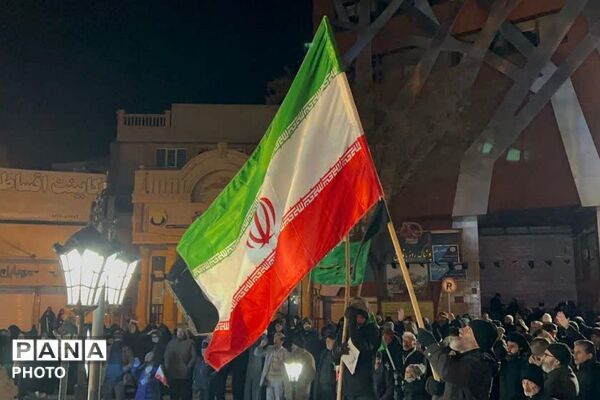 حضور پرشور مردم فیروزکوه در شب‌های قدر