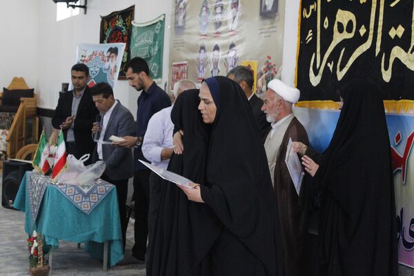 تقدیر از دانش‌آموزان فعال فرهنگی و قرآنی در شهر درق 