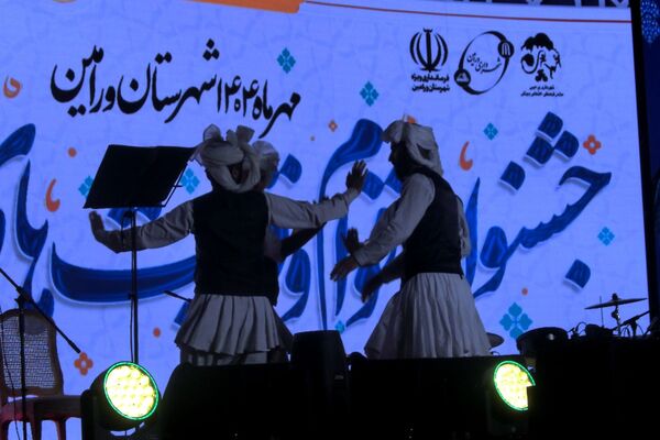 نمایش وحدت اقوام ایرانی در روز دوم جشنواره ملی ورامین