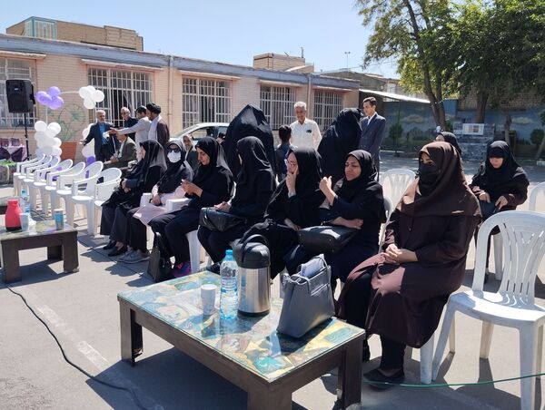 تجلیل از معلمان نمونه در مدرسه تقوا مشهد