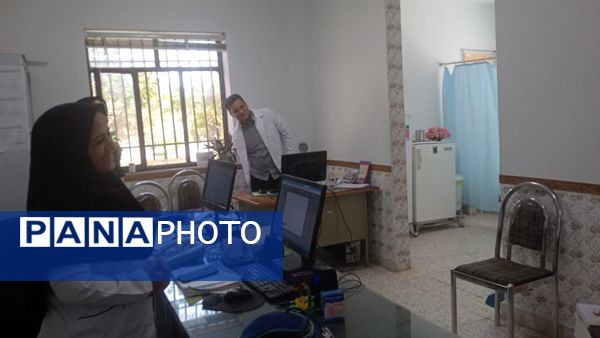تبریک روز پرستار به کارکنان درمانگاه و خانه بهداشت روستای فدافن 