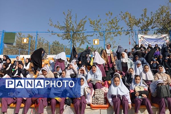 استادیوم ورزشی شهدای شهرستان قدس میزبان پرشورترین مراسم روز دانش‌آموز 