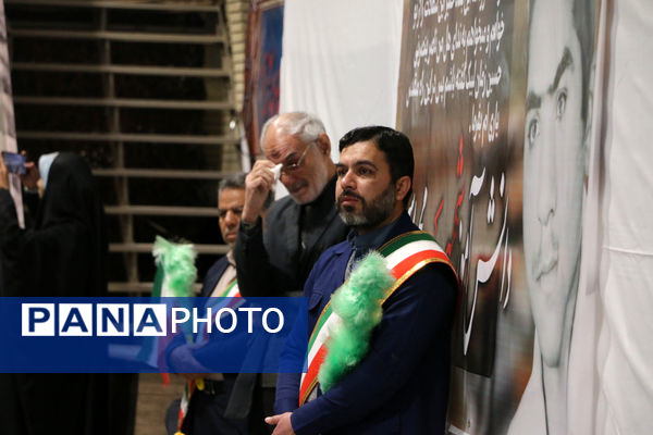 رونمایی کتاب «از مدرسه تا سنگر» در قم