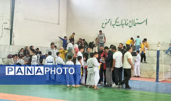 برگزاری مسابقات قهرمانی کاراته سبک شوتوکان در قائمشهر