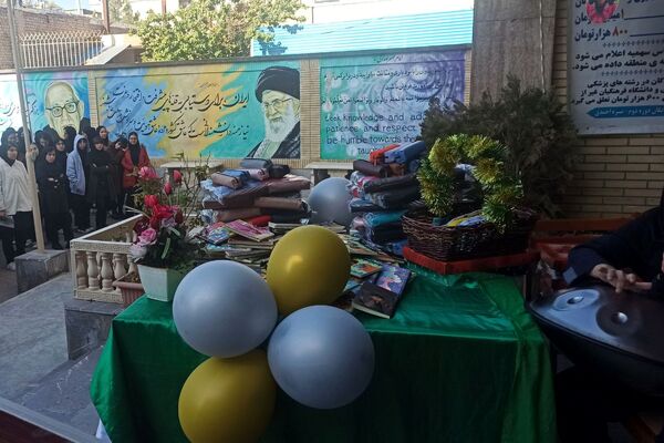 گرامیداشت ۱۳ آبان و یاد شهدای دانش‌آموز سال 57 در دبیرستان فرزانگان قوچان