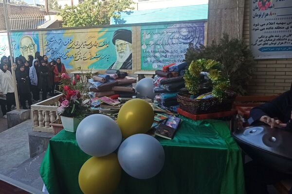 گرامیداشت ۱۳ آبان و یاد شهدای دانش‌آموز سال 57 در دبیرستان فرزانگان قوچان