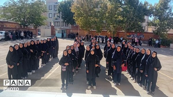 جشن جوانه‌ها در دبیرستان حاج قاسم سلیمانی ملایر 