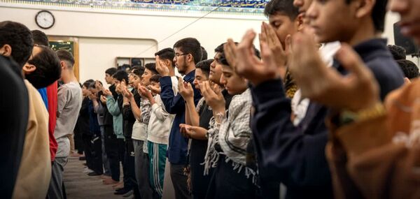 اعتکاف پسران نسل آفتاب