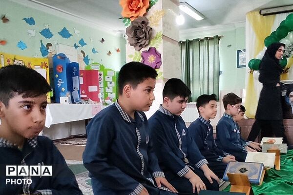 برپایی نماز جماعت در مدارس ناحیه دو شهرری 