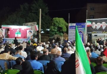 حضور مردم تویسرکان در اجتماع شبانه به یاد شهدای سرافراز