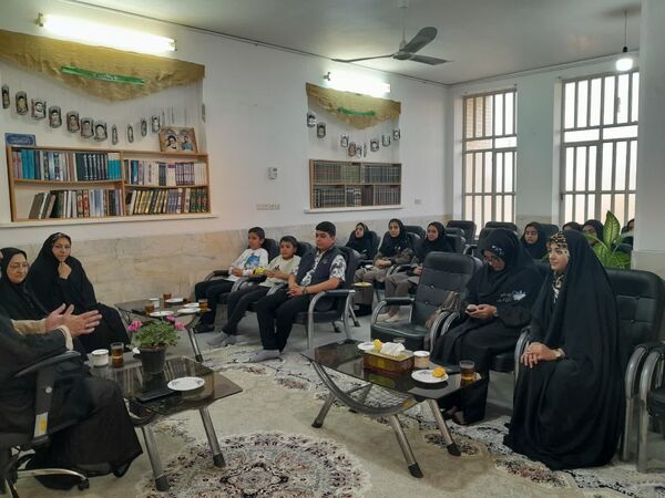 دیدار صمیمانه امام‌جمعه مروست با خبرنگاران پانا