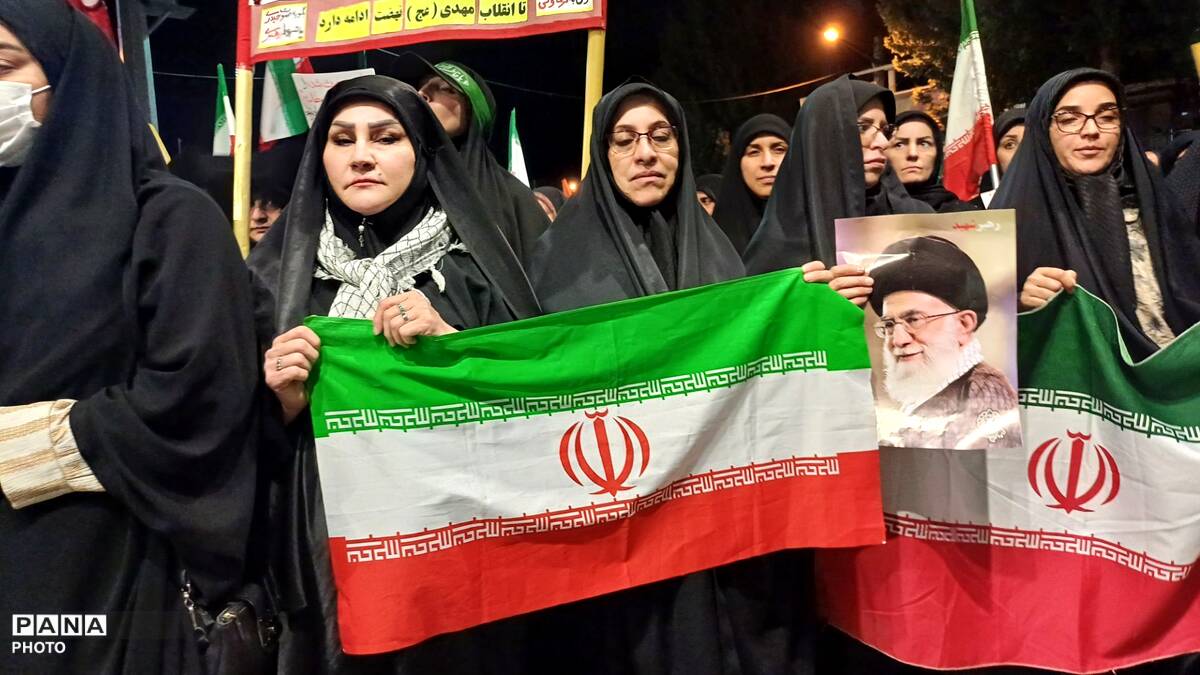 خروش کوهدشتی‌ها در میدان امام خمینی(ره)؛ تجدید میثاق با وطن و آرمان‌های ملی
