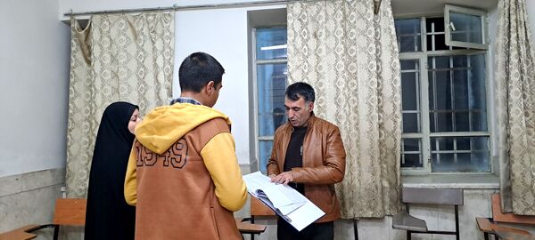  دیدار والدین با معلمان در دبیرستان ابوذر غفاری نیشابور