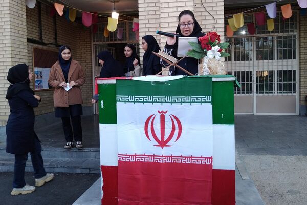 جشن روز دانش‌آموز در مدارس ناحیه ۳ شیراز