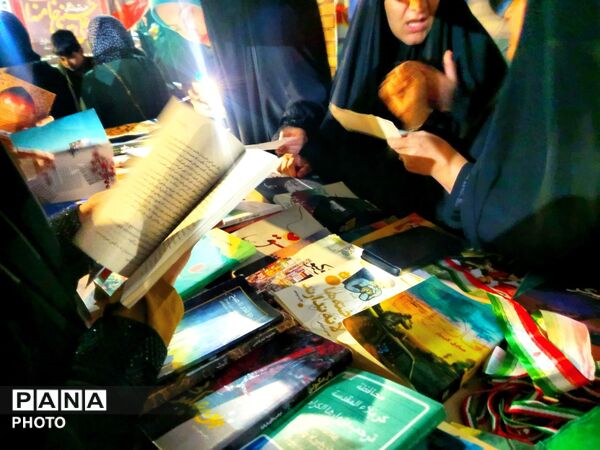 غرفه هایی در کناره های تجمعات شبانه کاشمر