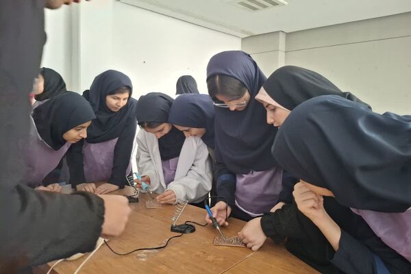 اردوی یک روزه دبیرستان امام خامنه‌ای در موسسه فرهنگی ورزشی ایثار 