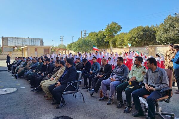 مراسم بازگشایی مدارس و گرامیداشت هفته دفاع مقدس در ثلاث باباجانی 