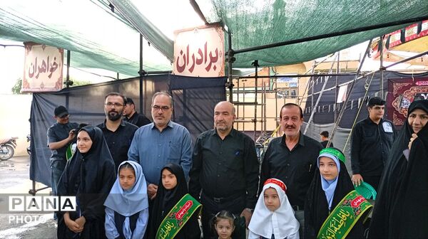 حضور مسئولان در کنار خادمان نوجوان موکب اربعین