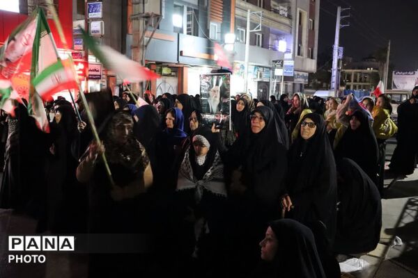تجمع مردم انقلابی بندرترکمن در میدان مختومقلی