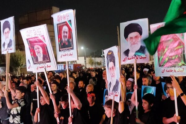 "عهد خون"، تجمع بزرگ مردمی و هیئت‌های مذهبی باقرشهر و کهریزک در حمایت از ولی امر مسلمین جهان 