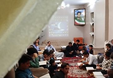 محفل معنوی و قرآنی "چهل شب با چهل شهید" در کاشمر 