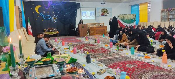 ضیافت افطار در هنرستان فاطمه‌الزهرا (س) بابلسر 
