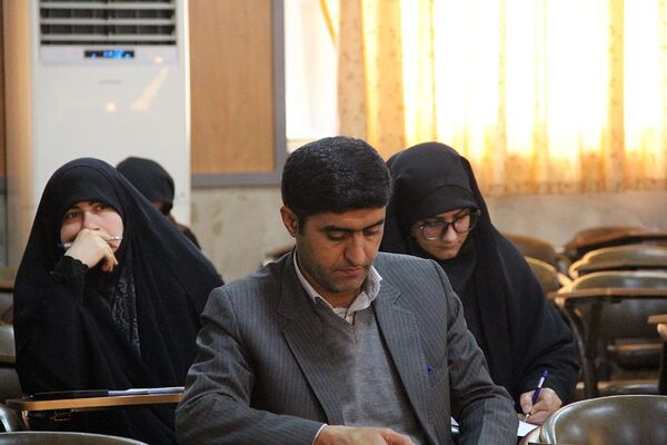 برگزاری برنامه روشنگری به مناسبت دهه بصیرت 