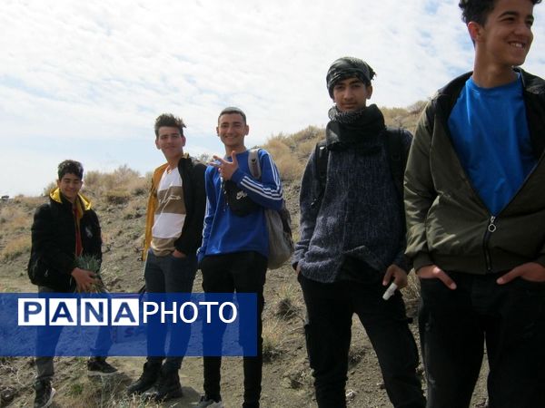 مرحله سوم اردو کوه نوردی بهاری هنرستان شهید دیواندری