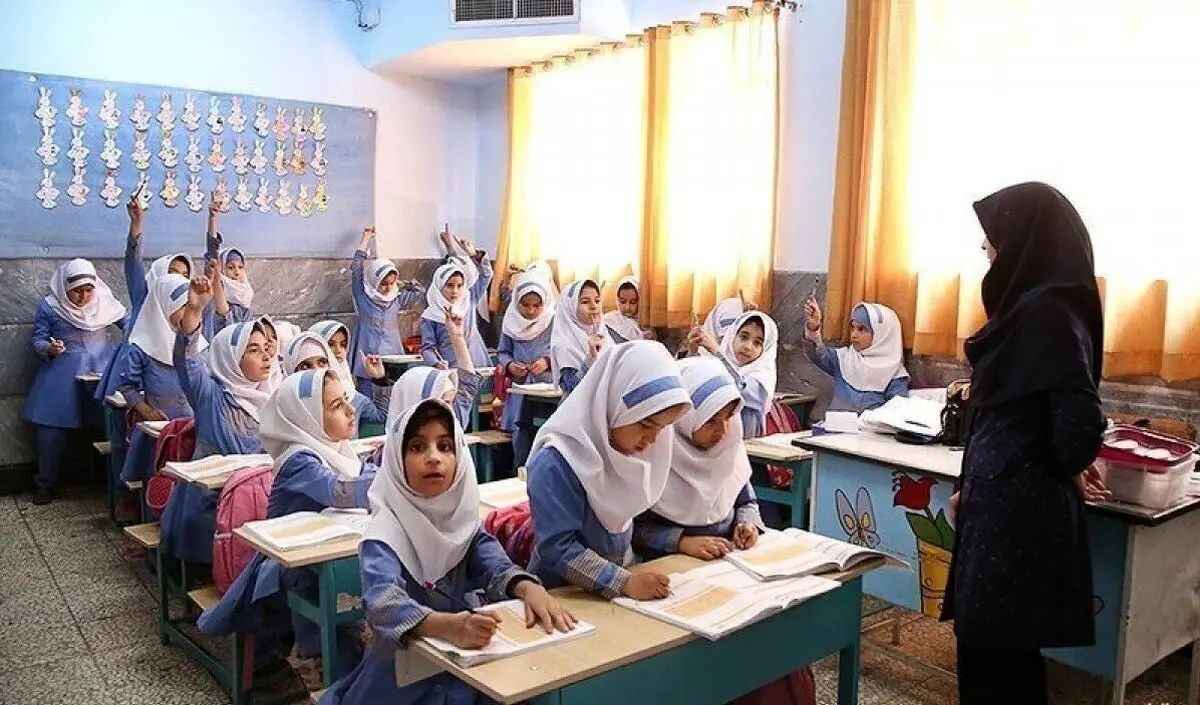 ماه مهر؛ نوای قدم‌هایی که دوباره در راهروهای مدرسه طنین می‌اندازد