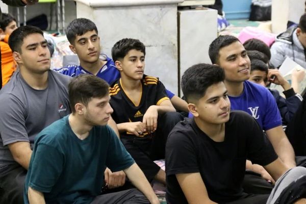 استقبال پرشور دانش‌آموزان شهریاری از آیین معنوی اعتکاف