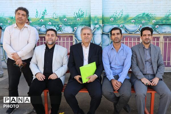 «مهر کریمانه» با حضور وزیر آموزش و پرورش در دبستان پروین اعتصامی بهارستان‌دو