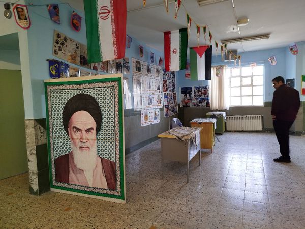 آماده سازی مدرسه انقلاب دبیرستان میثاق