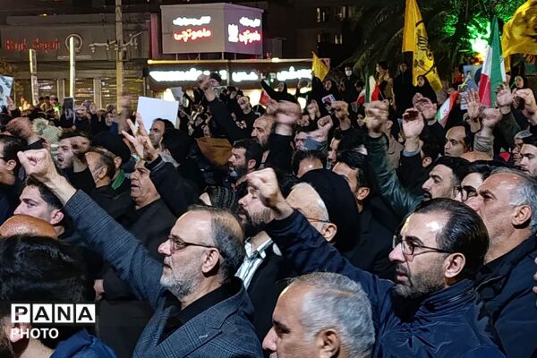 راهپیمایی بزرگ مردم ولایتمدار ورامین بر علیه آمریکا و اسرائیل جنایتکار برای خون خواهی رهبر معظم انقلاب اسلامی