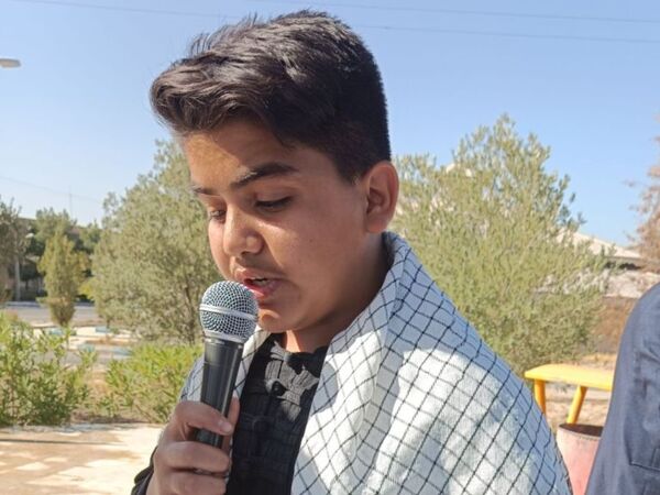 غبارروبی مزار شهدای گمنام دانشگاه آزاد اسلامی واحد کاشمر 