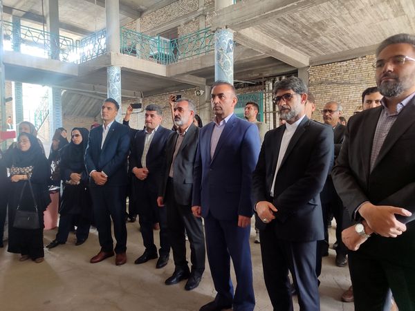 نماز جمعه شهرکرد با عطر حضور معلمان