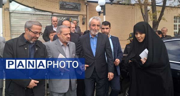 مراسم استقبال از وزیر آموزش و پرورش در گلزار شهدای نیشابور 