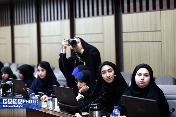 مراسم تجلیل از دانش آموز خبرنگاران شهر تهران
