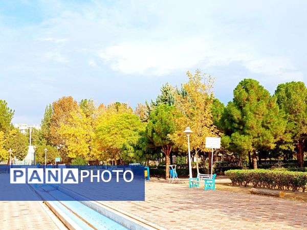 کاشمر در برگریزان پاییز